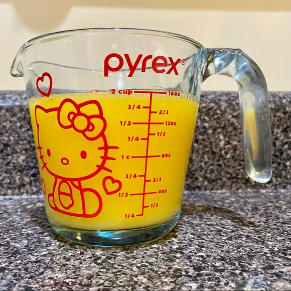 Hello Kitty Pyrex Measuring Cup - Picture 2 of 11